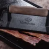 Bacon- ja grillipaino valurautaa puukahvalla, 21x11 cm