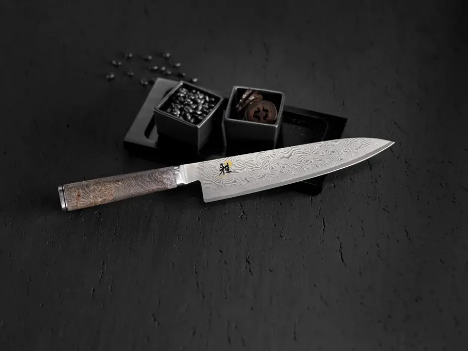 Black 5000MCD 67 kokkiveitsi gyutoh 24 cm, Damaskus-musta vaahtera