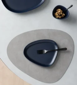 Curve Stoneware leipälautanen 19x22 cm, Navy blue