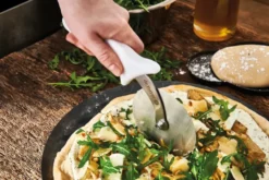 De Buyer pizzaleikkuri, Ruostumaton teräs