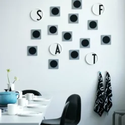 Design Letters lautanen, B