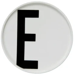 Design Letters lautanen, E