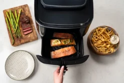 Easy Fry & Grill 3-in-1 steam + air fryer, Musta