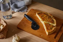 Functional Form pizzaleikkuri, Musta