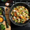 Hexclad wok-pannu kannella hybridi Ø36 cm, Ruostumatonta terästä-musta