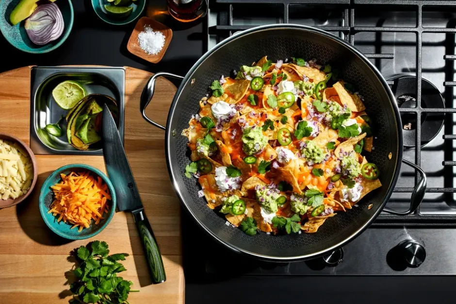 Hexclad wok-pannu kannella hybridi Ø36 cm, Ruostumatonta terästä-musta