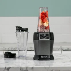 Ninja BN495 blender Auto-iQ:llä, Musta