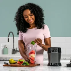 Ninja BN495 blender Auto-iQ:llä, Musta