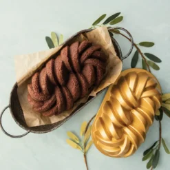 Nordic Ware Braided -leipävuoka 1,4 l, Kulta