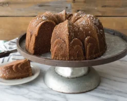 Nordic Ware Fleur De Lis Bundt -leivontavuoka, 2,4 l