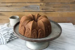 Nordic Ware Fleur De Lis Bundt -leivontavuoka, 2,4 l