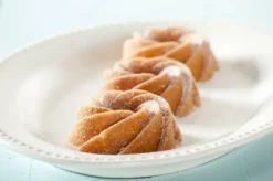 Nordic Ware Heritage bundtlette -leivontavuoka kulta, 0,9 l