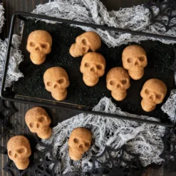 Nordic Ware Skull Bites -leivontavuoka, Pronssi