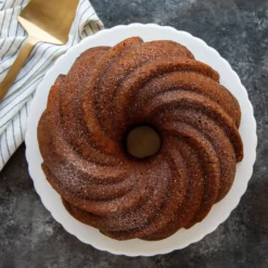 Nordic Ware Swirl bundt -leivontavuoka, 2,4 l