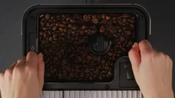 Papuastia täysin automaattinen espressokone., Läpinäkyvä