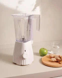Plissé Blender, Musta