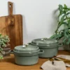 Staub La Cocotte pyöreä pata valurauta 5,2 L, Eukalyptus puu