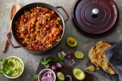 Staub La Cocotte pyöreä pata valurauta 6,7 L, Grenadiininpunainen