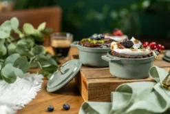 Staub La Cocotte pyöreä pata valurauta 3,8 L., Eukalyptus puu