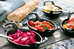 Staub ovaali uunivuoka valurauta 15 cm, Musta