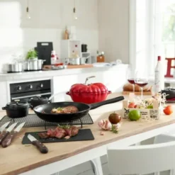 Staub tomaattipata valurautaa, 2,9 l, punainen