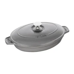 Staub valurautapata kannella ovaali 23 cm., Grafiitinharmaa
