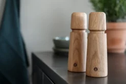 Stockholm-maustemylly, Natural, FSC-tammi, 17 cm