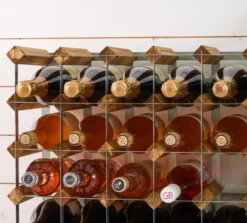 The Swedish Wine Rack Factory viiniteline koottuna, 9 pulloa vaalea mänty